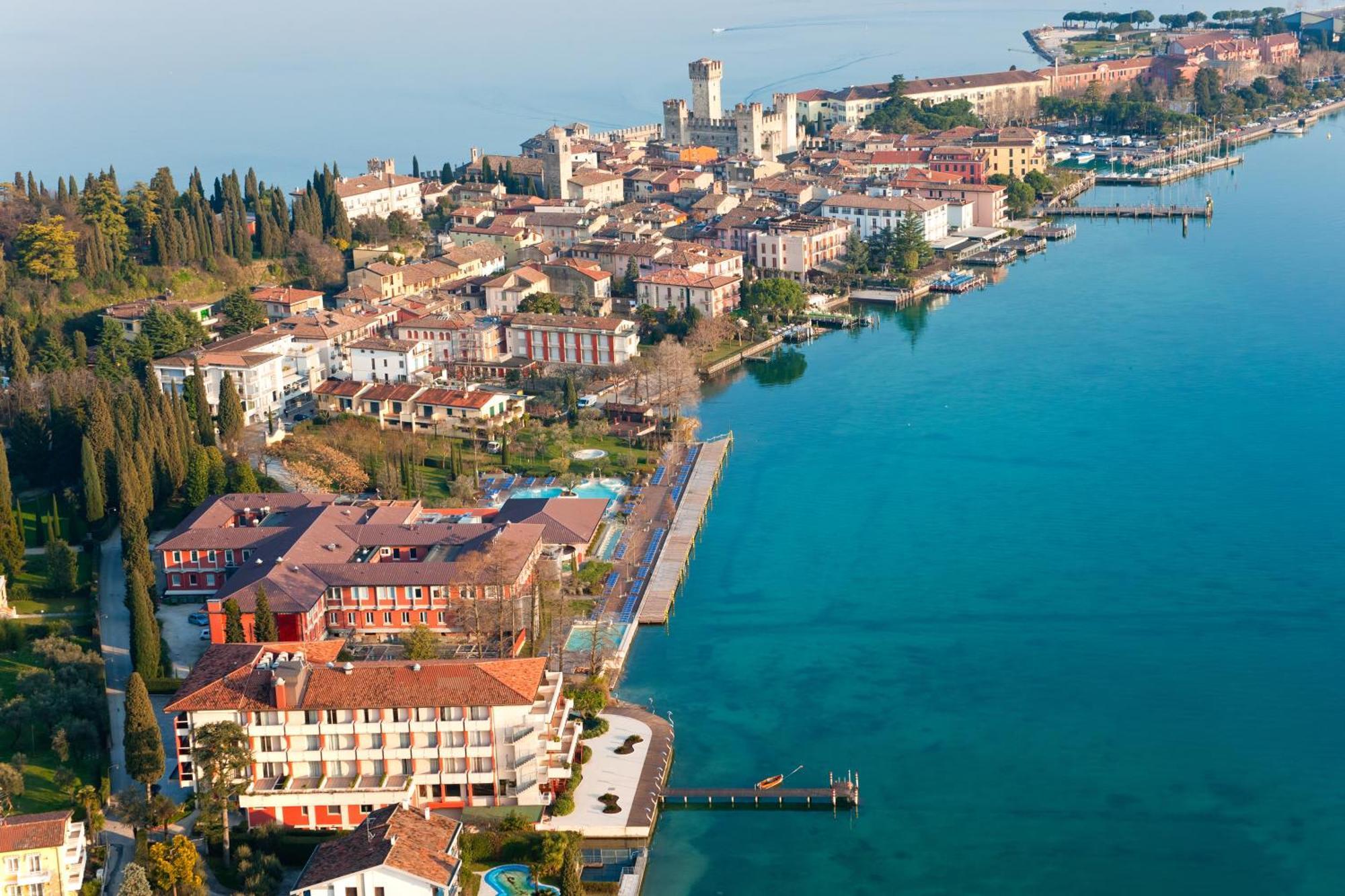 Aparthotel Casa Alpino Riva del Garda Esterno foto