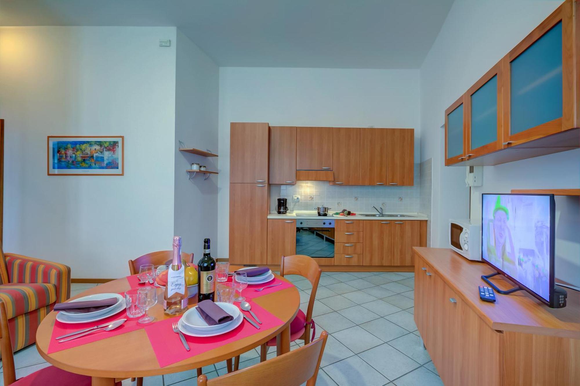 Aparthotel Casa Alpino Riva del Garda Esterno foto