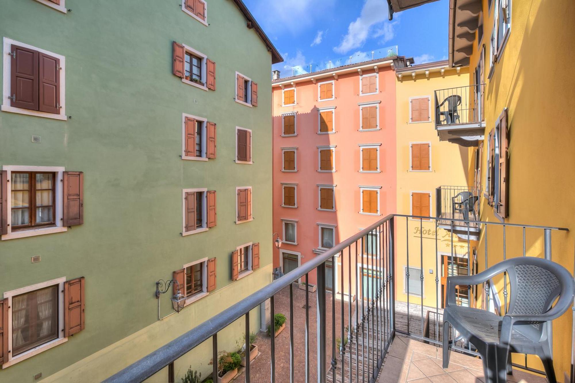 Aparthotel Casa Alpino Riva del Garda Esterno foto