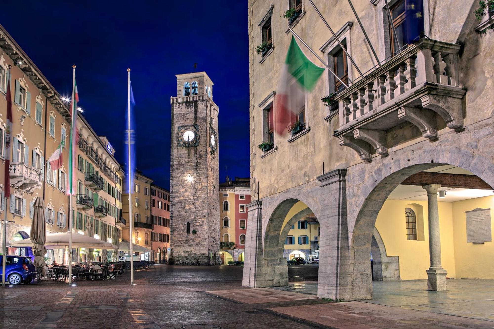 Aparthotel Casa Alpino Riva del Garda Esterno foto
