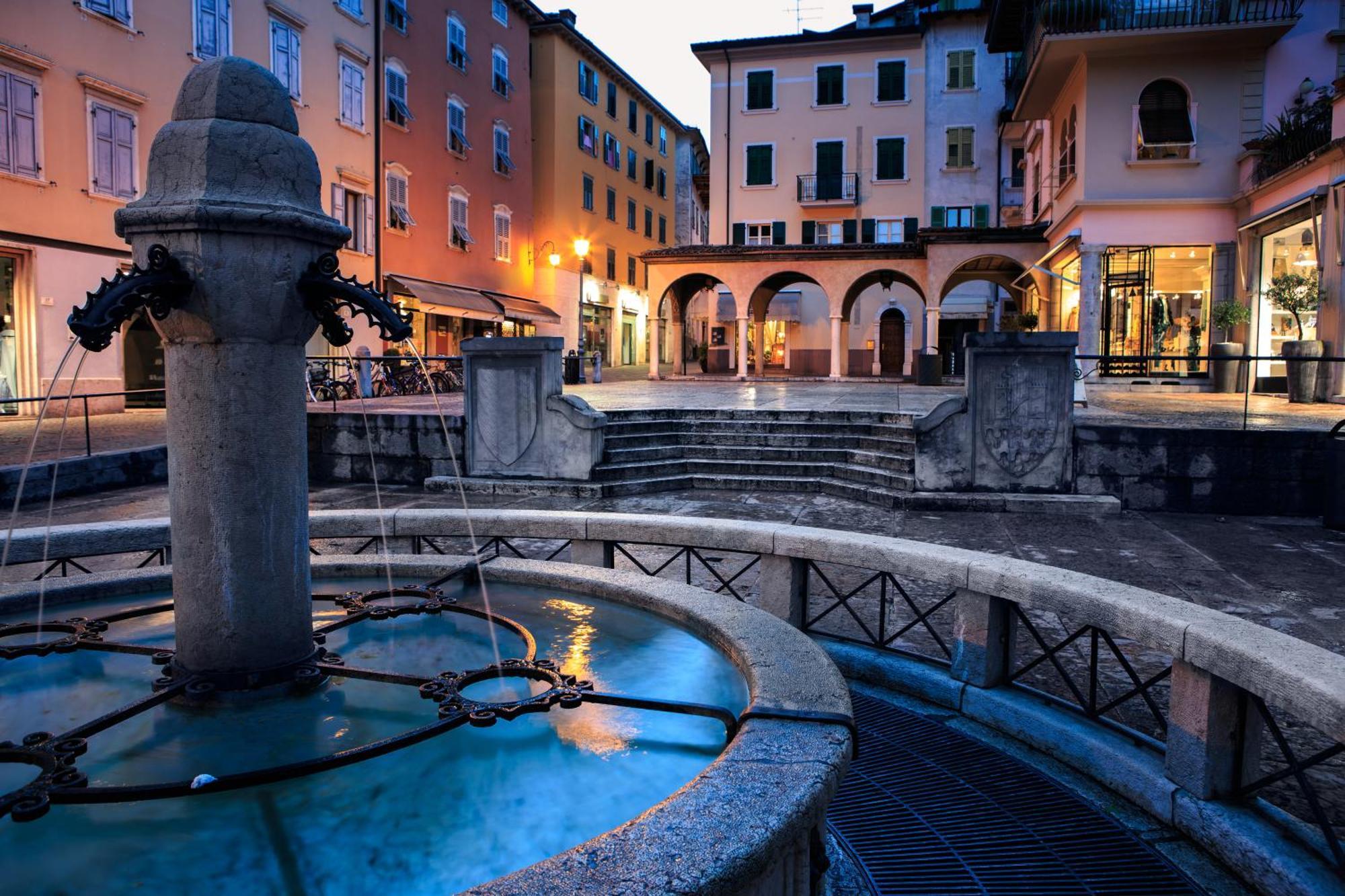 Aparthotel Casa Alpino Riva del Garda Esterno foto