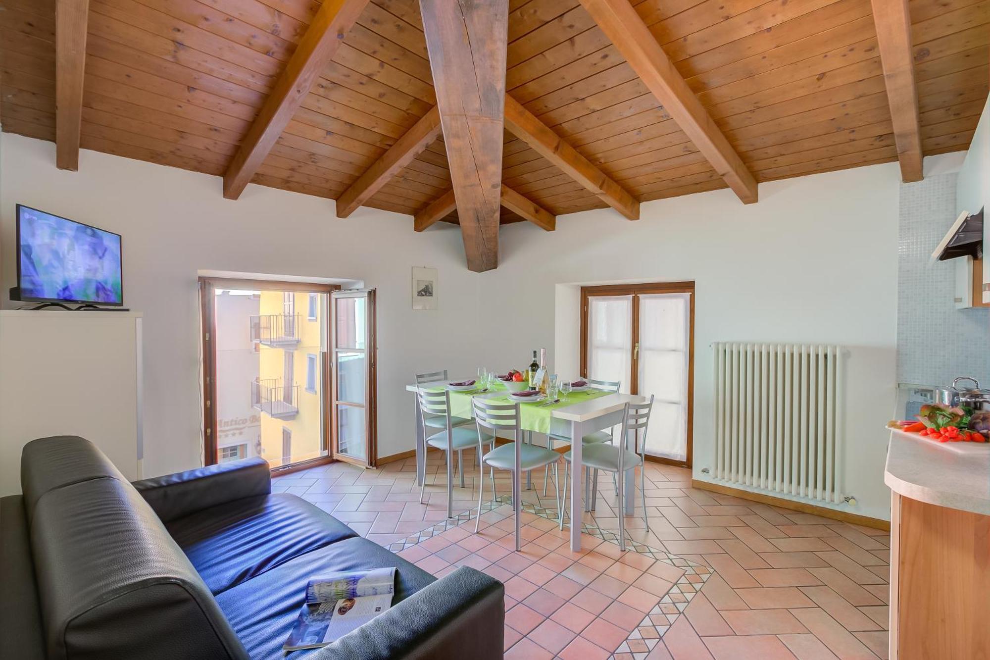 Aparthotel Casa Alpino Riva del Garda Esterno foto