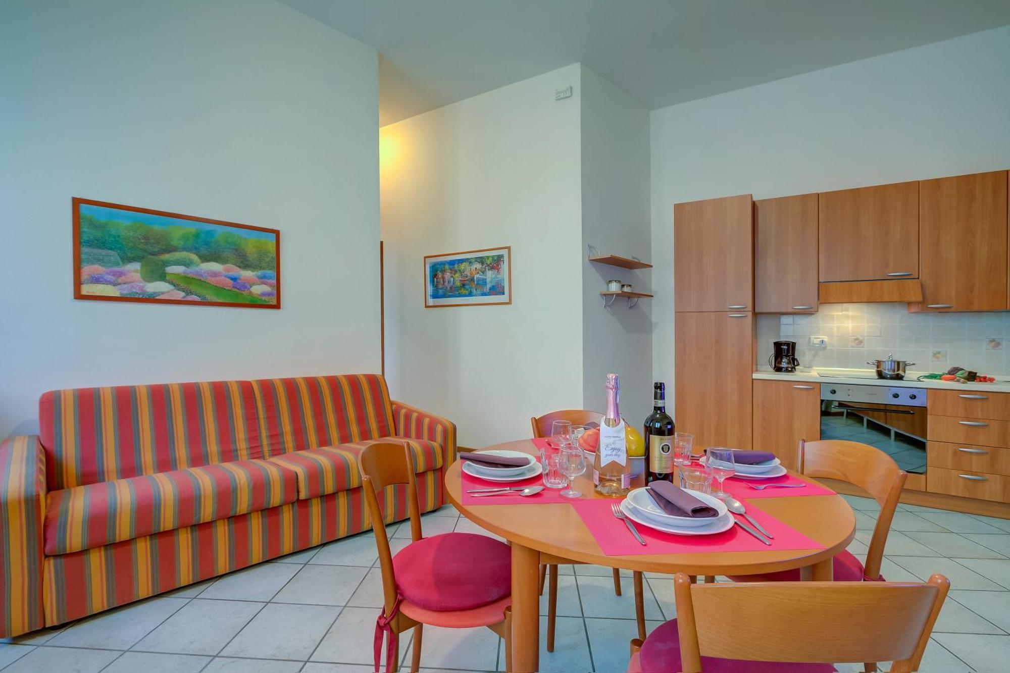 Aparthotel Casa Alpino Riva del Garda Esterno foto